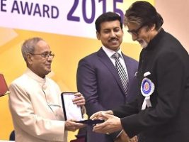President Pranab Mukherjee confers 2015-16 Niryat Shree and Niryat Bandhu Awards