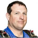 Luke Aikins becomes 1st person to jump from 25,000 feet without a parachute