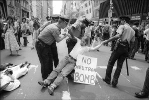 Neutron bomb
