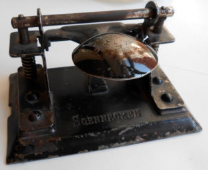 What is the history of hole punch?
