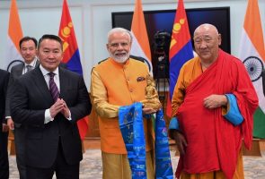 PM Modi, Mongolian President jointly Unveils statue of Lord Buddha