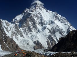 पर्वत K2