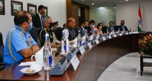 रक्षा मंत्री राजनाथ सिंह और उनके दक्षिण कोरियाई समकक्ष ने द्विपक्षीय वार्ता की