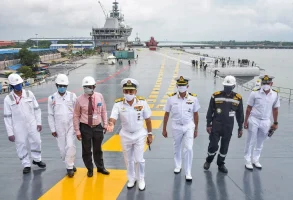 पीएम मोदी भारत के पहले स्वदेश निर्मित एयरक्राफ्ट कैरियर INS विक्रांत (INS Vikrant) को कमीशन करेंगे