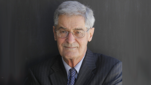 Robert E Lucas