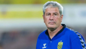 Who is Manolo Marquez, Head Coach of the Indian Football Team?