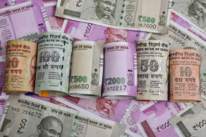 रुपये का अंतरराष्ट्रीयकरण: विदेशी उधारकर्ताओं को भारतीय मुद्रा में ऋण देने की तैयारी में RBI