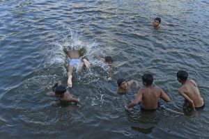 Kashmir Valley Records Highest Temperatures in Decades
