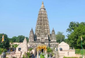 बोधगया मंदिर अधिनियम 1949 को चुनौती: सुप्रीम कोर्ट में नई याचिका पर सुनवाई को हरी झंडी