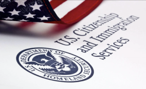 USCIS का डिजिटल बदलाव: अब चेक और मनी ऑर्डर नहीं, केवल इलेक्ट्रॉनिक भुगतान
